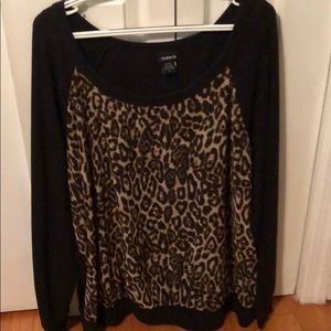 Cute leopard print pullover/top
